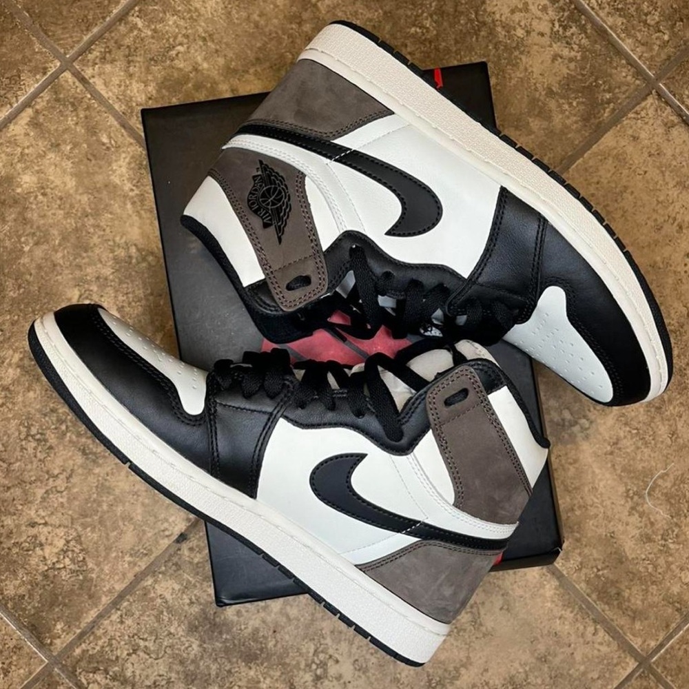 Air Jordan 1 Mocha